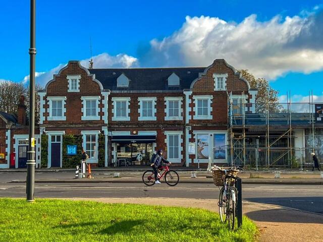 Hampton Court Parade, East Molesey, 2 Bedroom Apartment Hampton Court Parade, East Molesey, 2 Bedroom Apartment