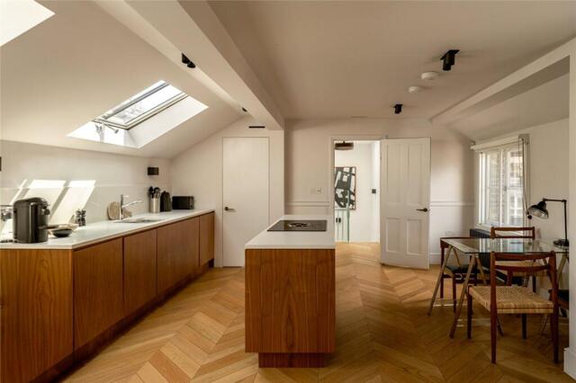 Weymouth Mews, Marylebone, 2 Bedroom Apartment