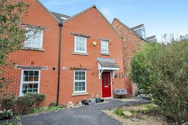 Winterbourne Road, Charmind Walk, Swindon, 4 Bedroom Semi-detached