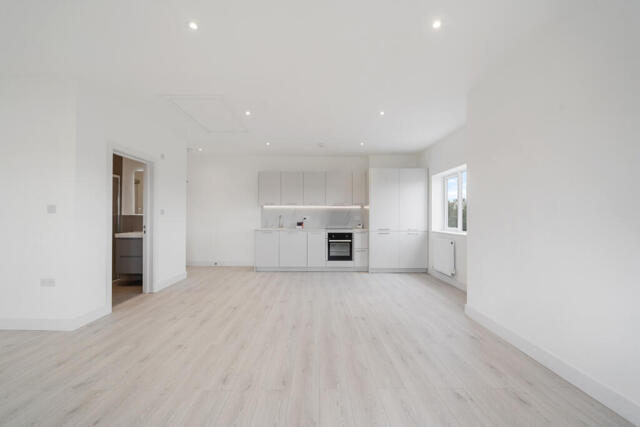 Cross Keys Close, Edmonton, Studio Apartment For