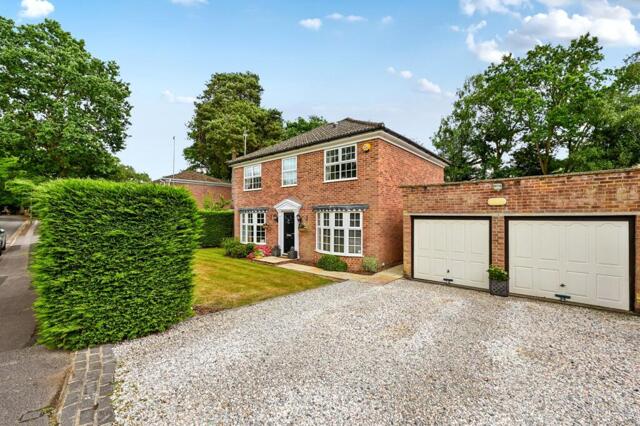 Russet Gardens, Camberley, 4 Bedroom Detached