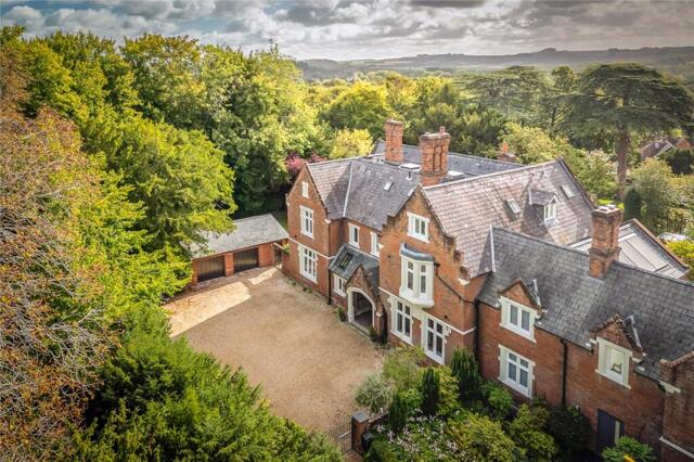 Sleepers Hill, Winchester, 7 Bedroom Semi-detached