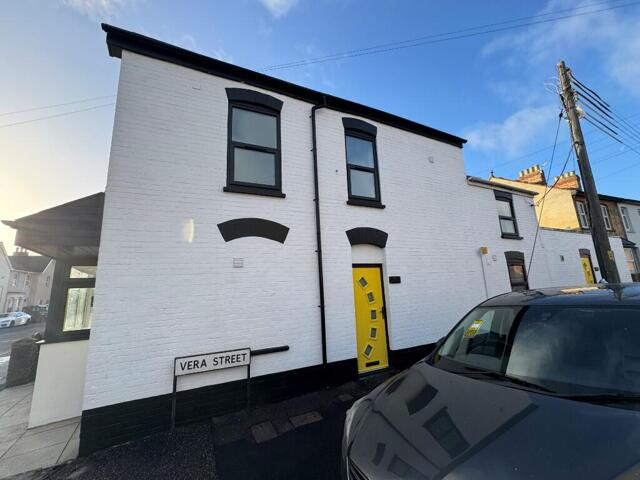 Cheddon Road, Taunton, 3 Bedroom Maisonette Cheddon Road, Taunton, 3 Bedroom Maisonette