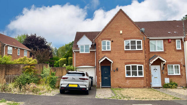 Showell Park, Taunton, 3 Bedroom End Showell Park, Taunton, 3 Bedroom End