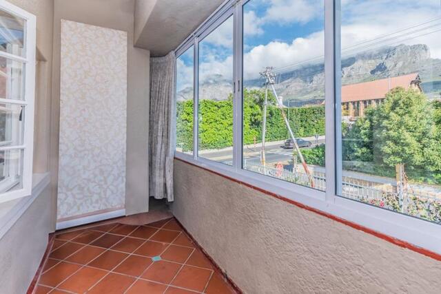 Tamboerskloof, Cape Town, Unfurnished Character-filled, 2
