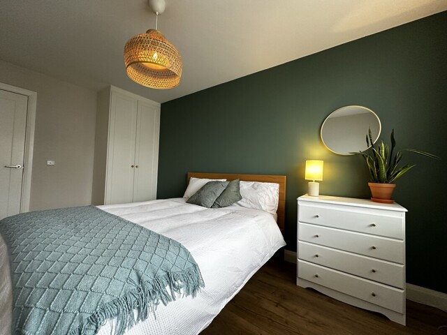 Lucan, Room For Rent