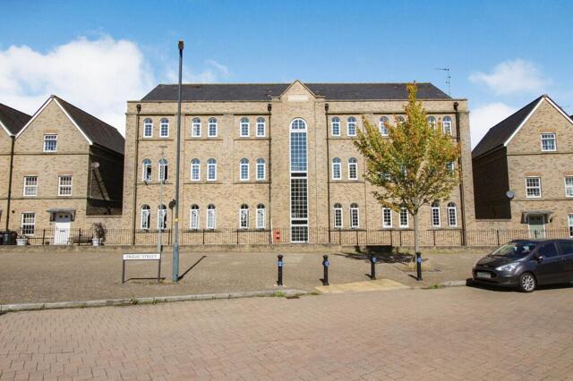 Alicia Close, Haydon End, 2 Bedroom Apartment