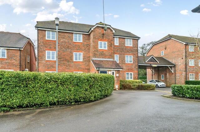 Royal Huts Avenue, Hindhead, 1 Bedroom Ground