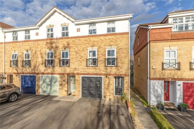 Ottershaw, Clarendon Gate, Chertsey, 4 Bedroom End Ottershaw, Clarendon Gate, Chertsey, 4 Bedroom End