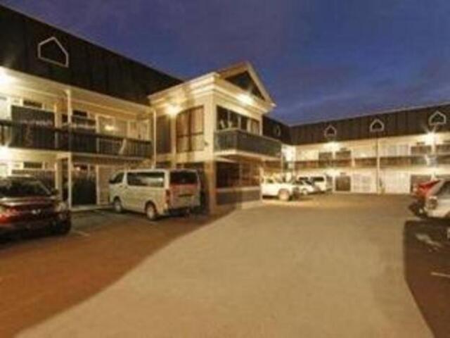 Broadway Avenue, Palmerston North, Kiwi Studios Motel