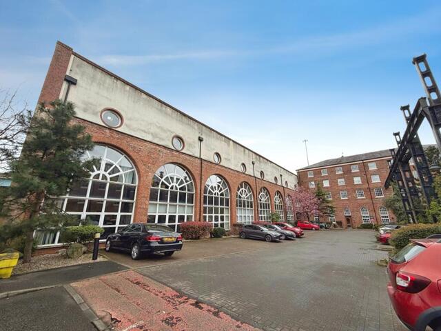 Cook Street, Glasgow, 2 Bedroom Flat