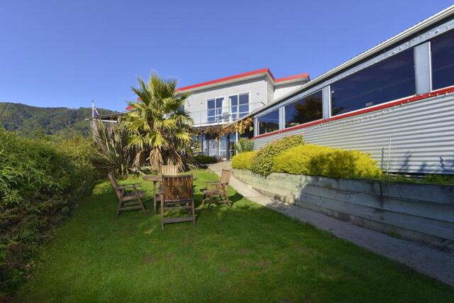 Gravesend Place, Picton, Tombstone Motel, Lodge