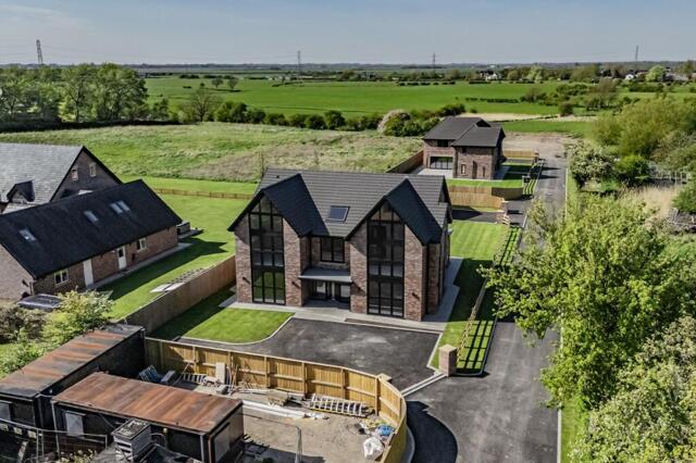 Elmbank Drive, Hall Lane, 5 Bedroom Detached