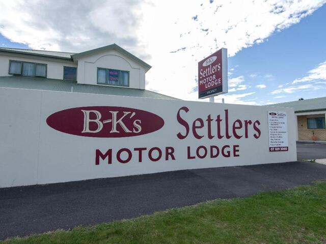 Ulster Street, Whitiora, Hamilton, Hamilton Settlers Motor Ulster Street, Whitiora, Hamilton, Hamilton Settlers Motor