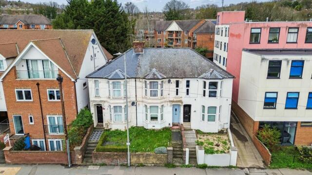 London Road, High Wycombe, 7 Bedroom Terraced London Road, High Wycombe, 7 Bedroom Terraced
