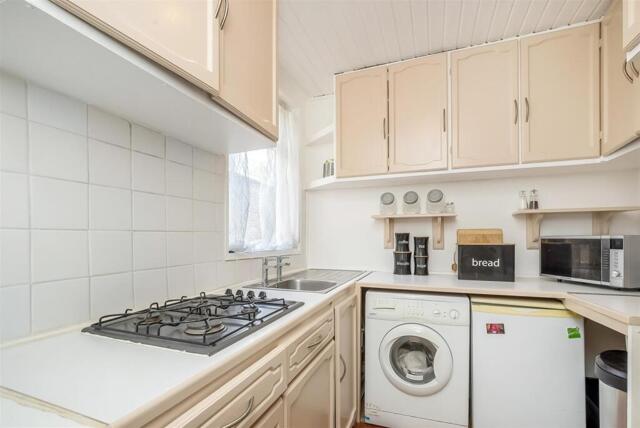 Bathurst Gardens, Kensal Rise, 2 Bedroom Flat