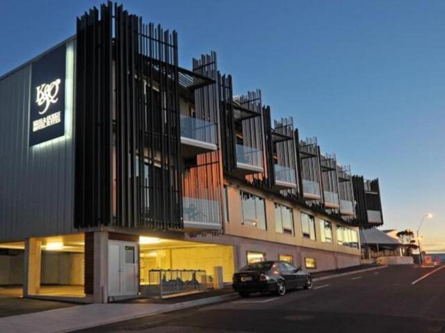 Corner Of King And Queen Streets, New Plymouth, King And Queen