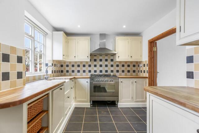 Bristol Gardens, Brighton, 3 Bedroom Terraced Bristol Gardens, Brighton, 3 Bedroom Terraced