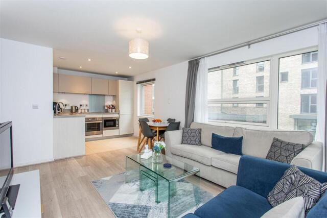 Baythorne Street, Mile End, 2 Bedroom Flat