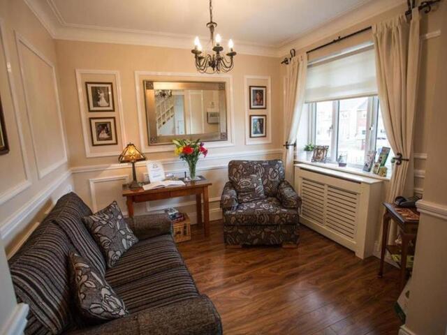 Grace Park Road, Dublin, Annandale House Bed