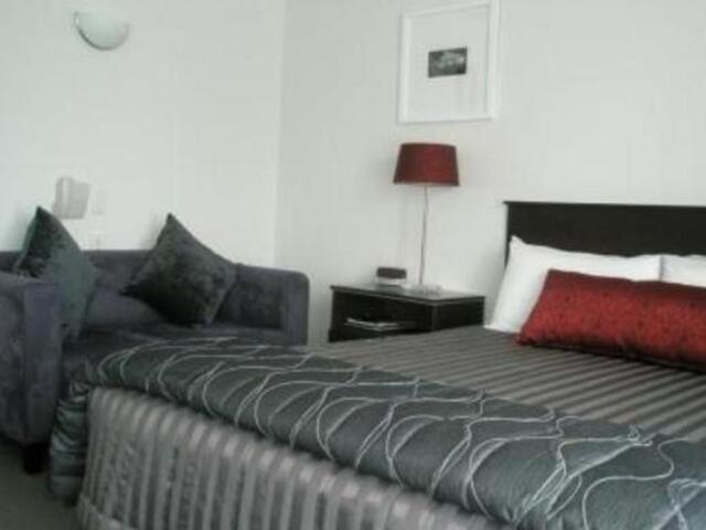 The Esplanade Petone ,lower Hutt, Wellington, 83 By The
