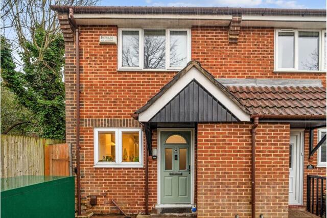 Kirkdale, London, 2 Bedroom End