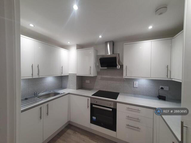 Cumbernauld Road, Glasgow, 3 Bedroom Flat