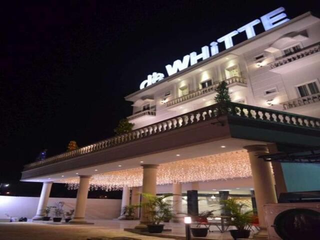 Jl. Soekarno Hatta No., Pekanbaru - Riau, Pekanbaru, De Whitte Hotel Jl. Soekarno Hatta No., Pekanbaru - Riau, Pekanbaru, De Whitte Hotel