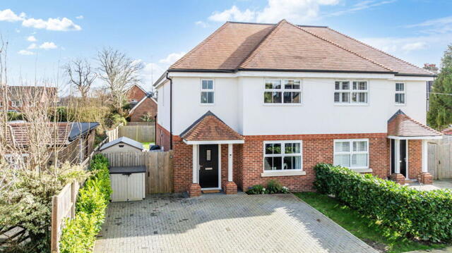 Headland Way, Lingfield, 4 Bedroom Semi-detached