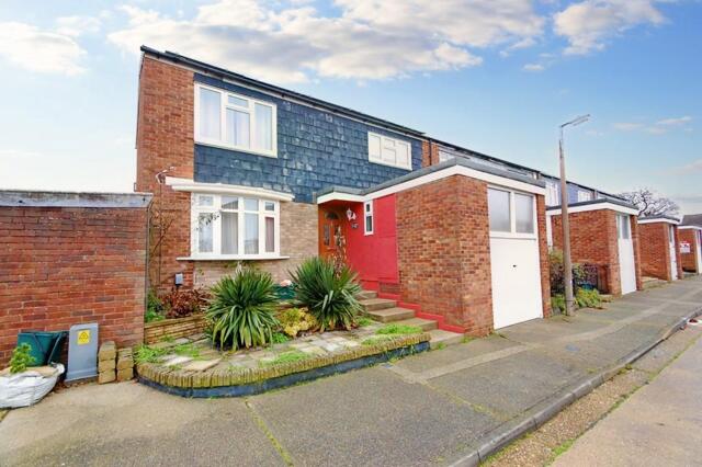 Prospero Close, Colchester, 5 Bedroom End