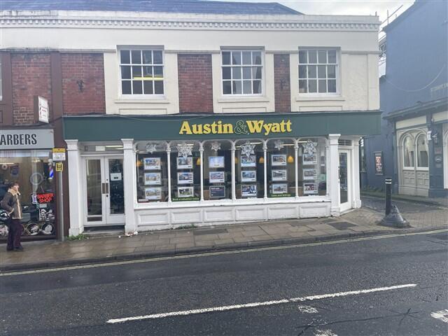 Southgate Street, Winchester, High Street Retail