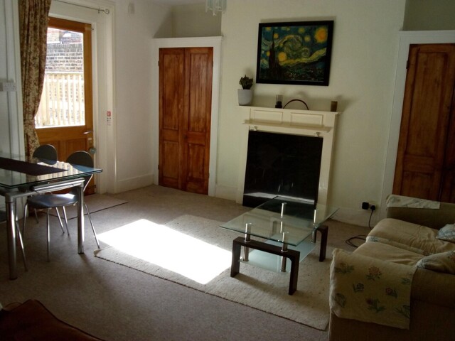 Surbiton, Room For Rent