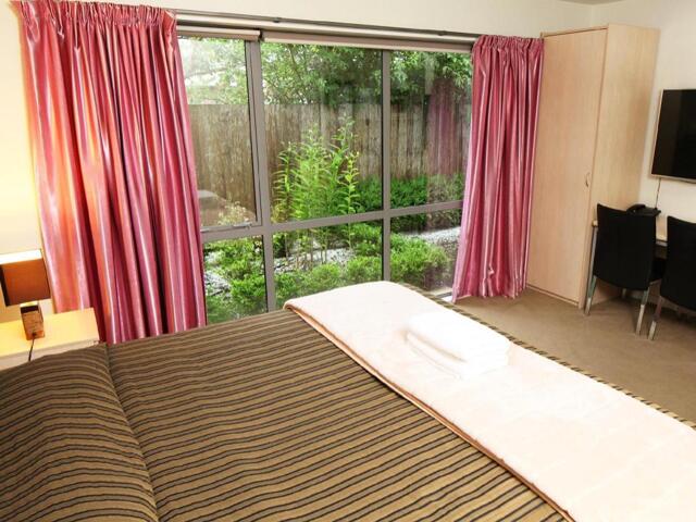 Blenheim Road, Christchurch, Alpha Motel Luxury