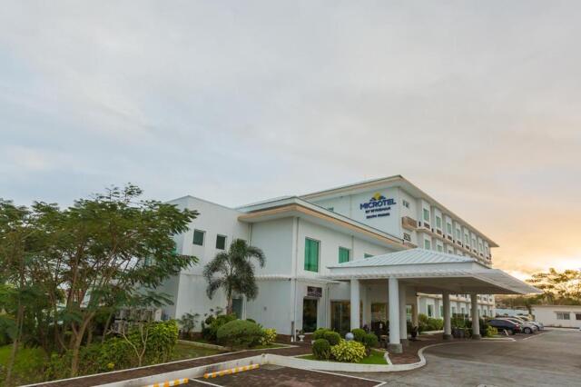 South Boulevard South Forbes Golf City, Cavite, Microtel By Wyndham