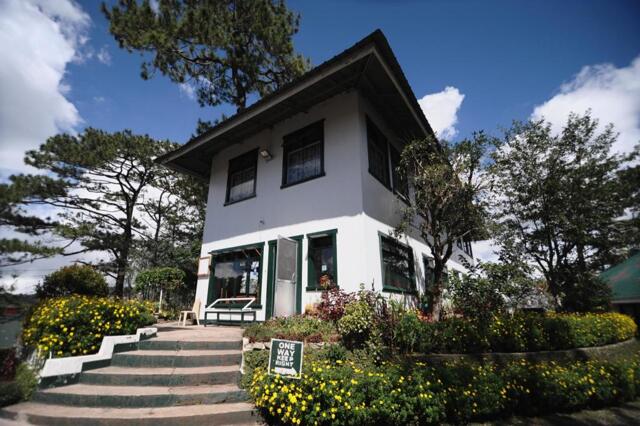Bokawkan Road Corner P. Burgos Street, Baguio, Pine Breeze Cottages