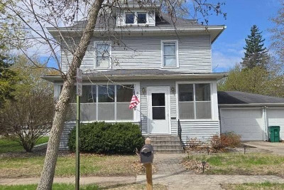 S Holcombe Ave, Litchfield, Preforeclosure Single-family Home