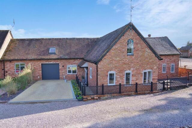 Chantry Heath Lane, Stoneleigh, 5 Bedroom Link