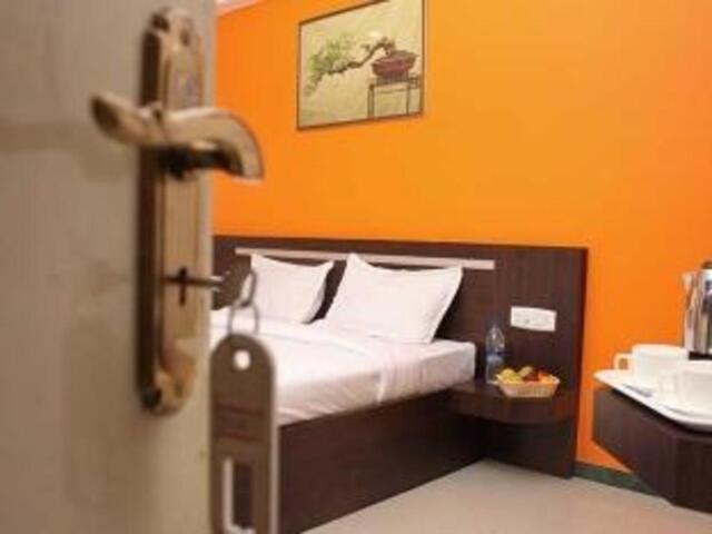/(), Sathappa Compound, Harvey Road (sidco), Behind Eye Foundation, Tiruppur, Hotel Landmaark Tirupp