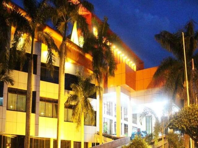 Jl. Jend. Sudirman No.,pekanbaru, Hotel Ratu Mayang Jl. Jend. Sudirman No.,pekanbaru, Hotel Ratu Mayang