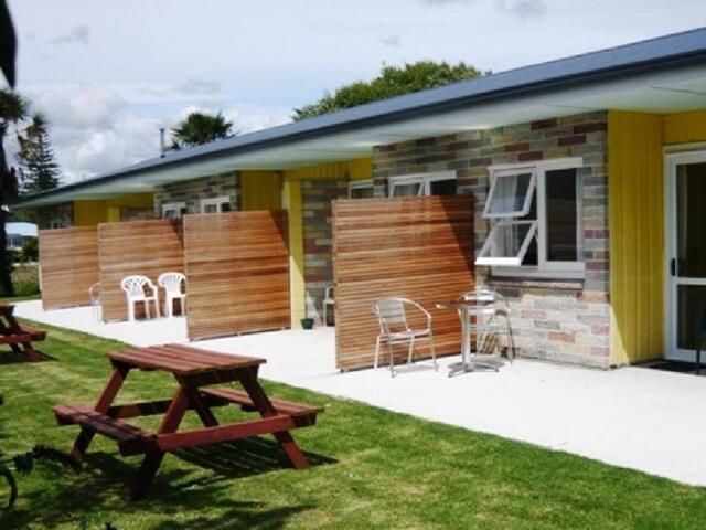 State Highway  Otaki, Otaki, Otaki Motel, Motel
