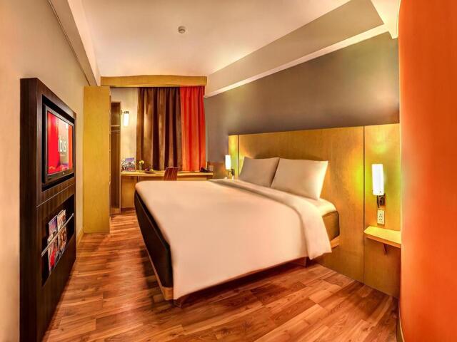 Jl Taman Siswa No A, Padang, Ibis Padang Hotel