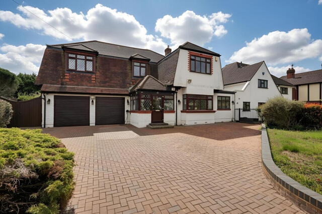 Nelmes Crescent, Emerson Park, 5 Bedroom Detached
