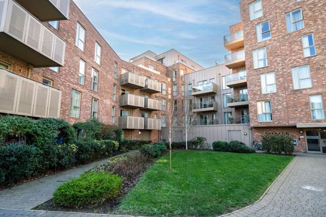 Harrison Drive, Cambridge, 3 Bedroom Flat