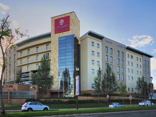 Corner Montecasino Boulevard & Witkoppen Road, Fourways, Johannesburg, City Lodge Hotel
