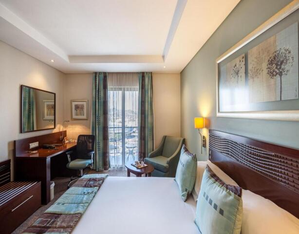 Corner Lynnwood & Daventry Road, Pretoria, City Lodge Hotel