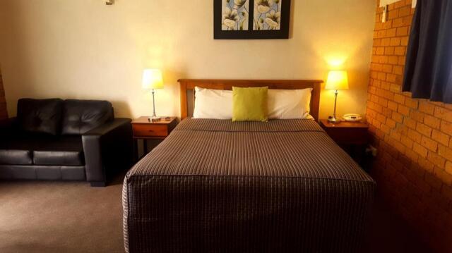Cressy Street, Deniliquin, Centrepoint Motel Deniliquin