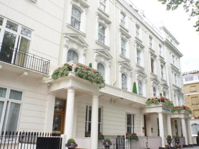 Sussex Gardens, London, Abbey Court Hotel