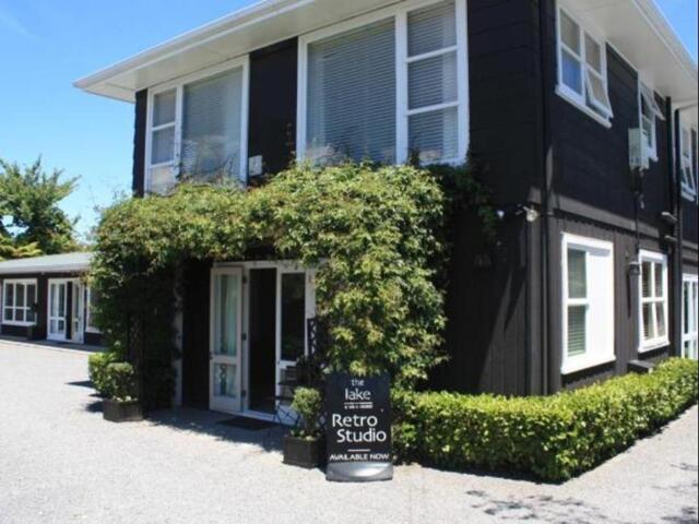 Mere Road, Taupo, The Lake Motel