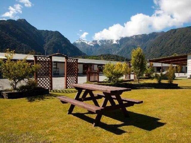 Corner Cook Flat Rd & Pekanga Drive, Fox Glacier, Lake Matheson Motel