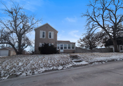 E Th St S, Newton, Foreclosure Single-family Home